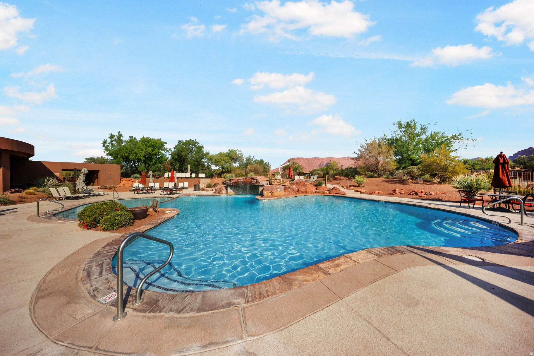 main property photo 50