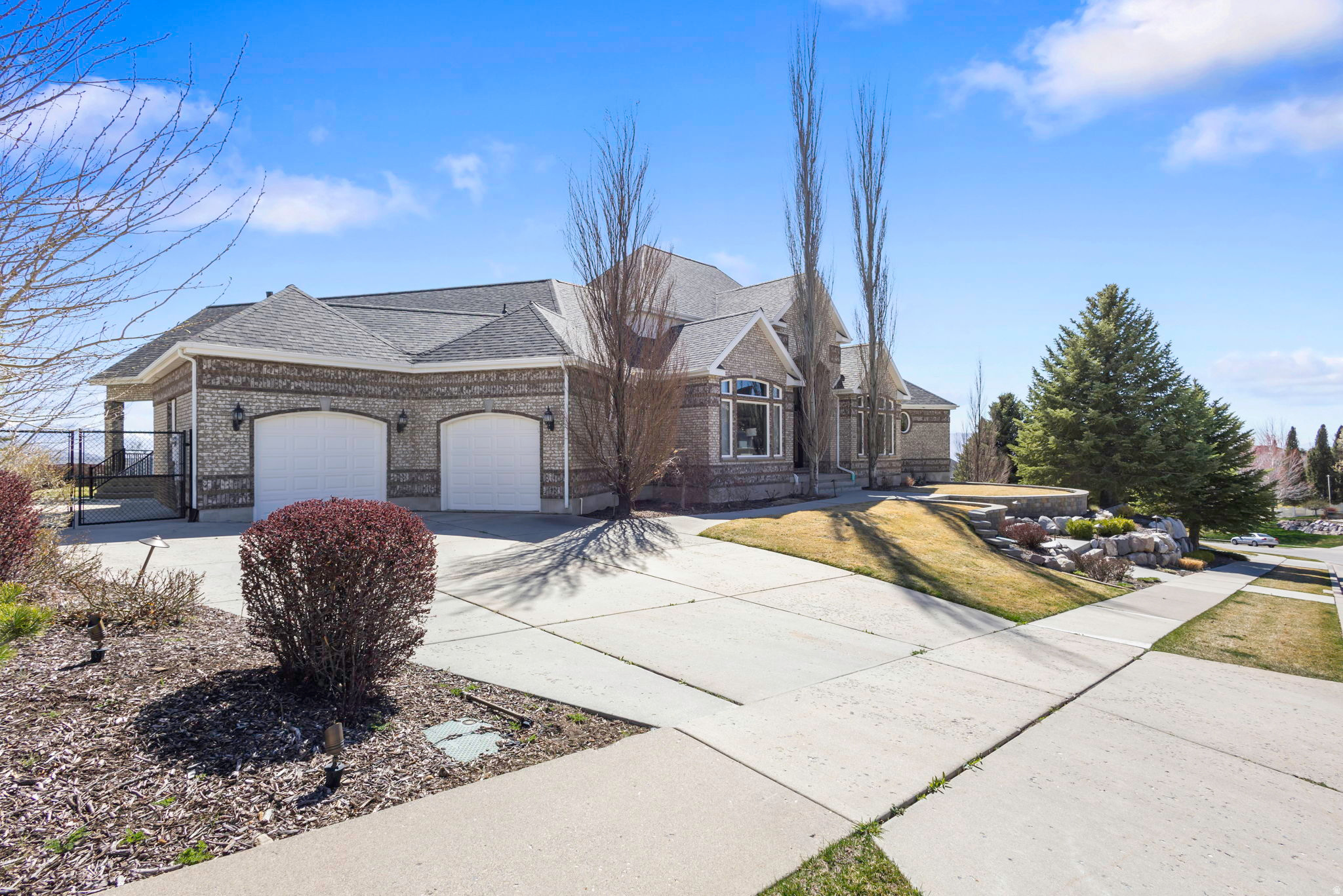 main property photo 8