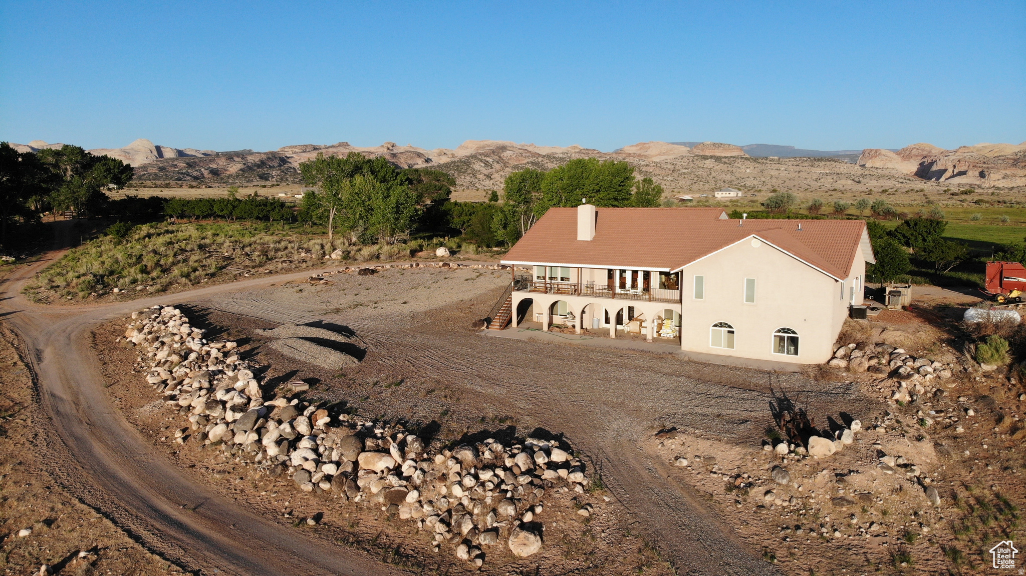 main property photo 14