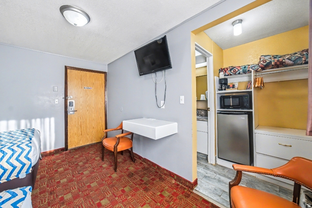 main property photo 18