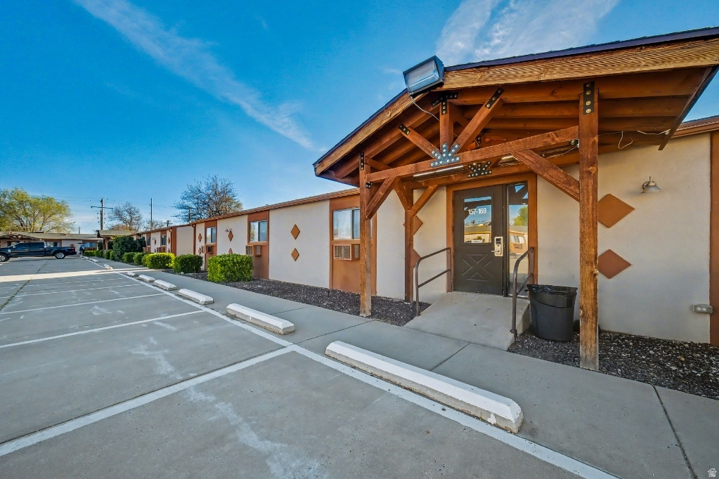 main property photo 8