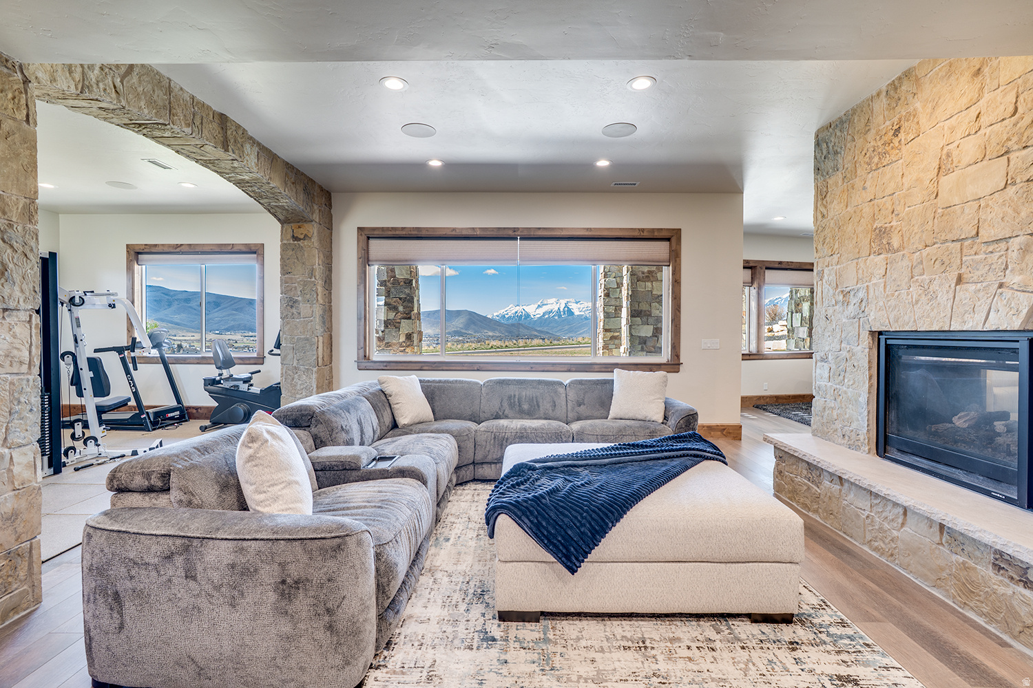 main property photo 59