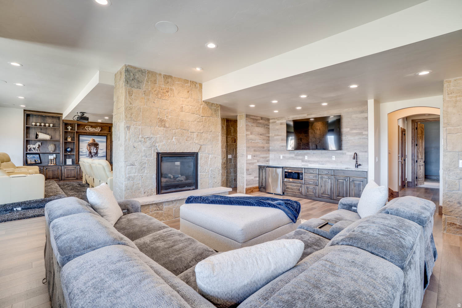 main property photo 60