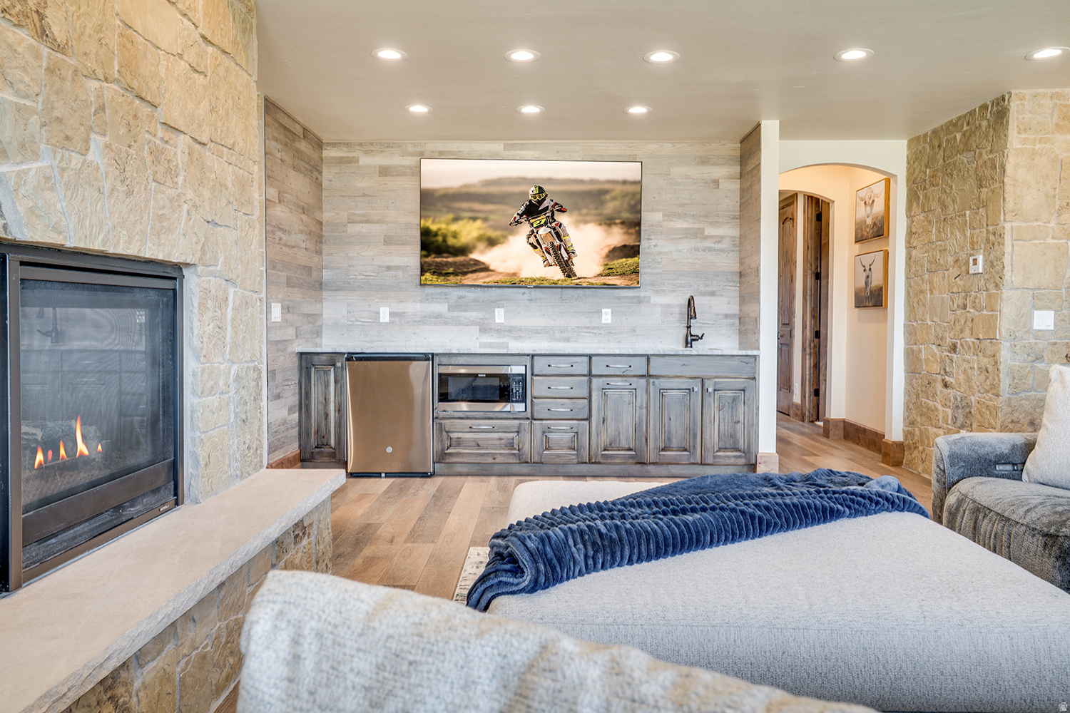 main property photo 70