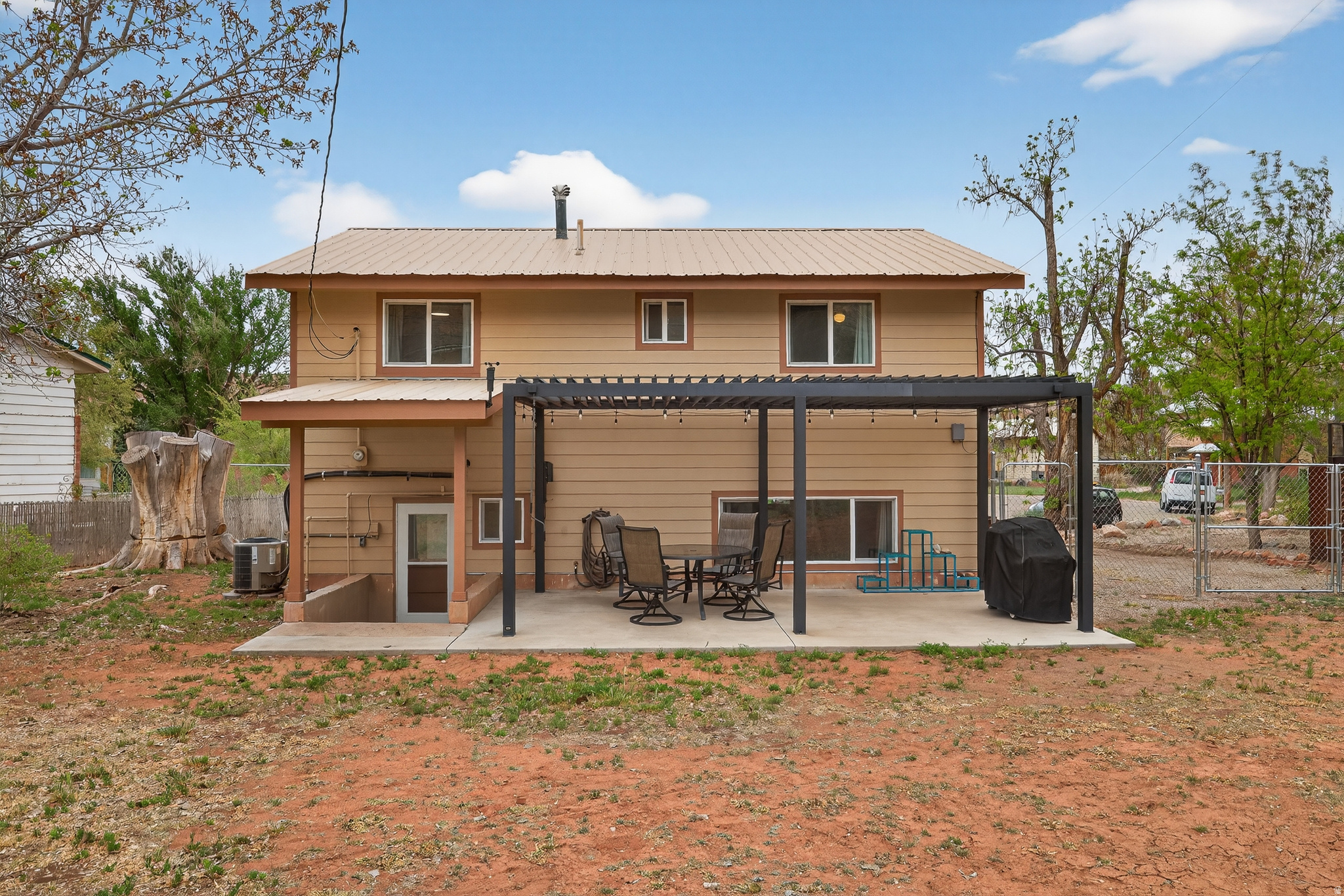 main property photo 25