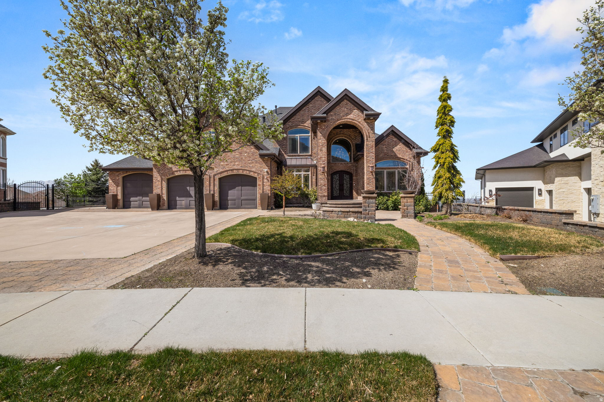main property photo 37