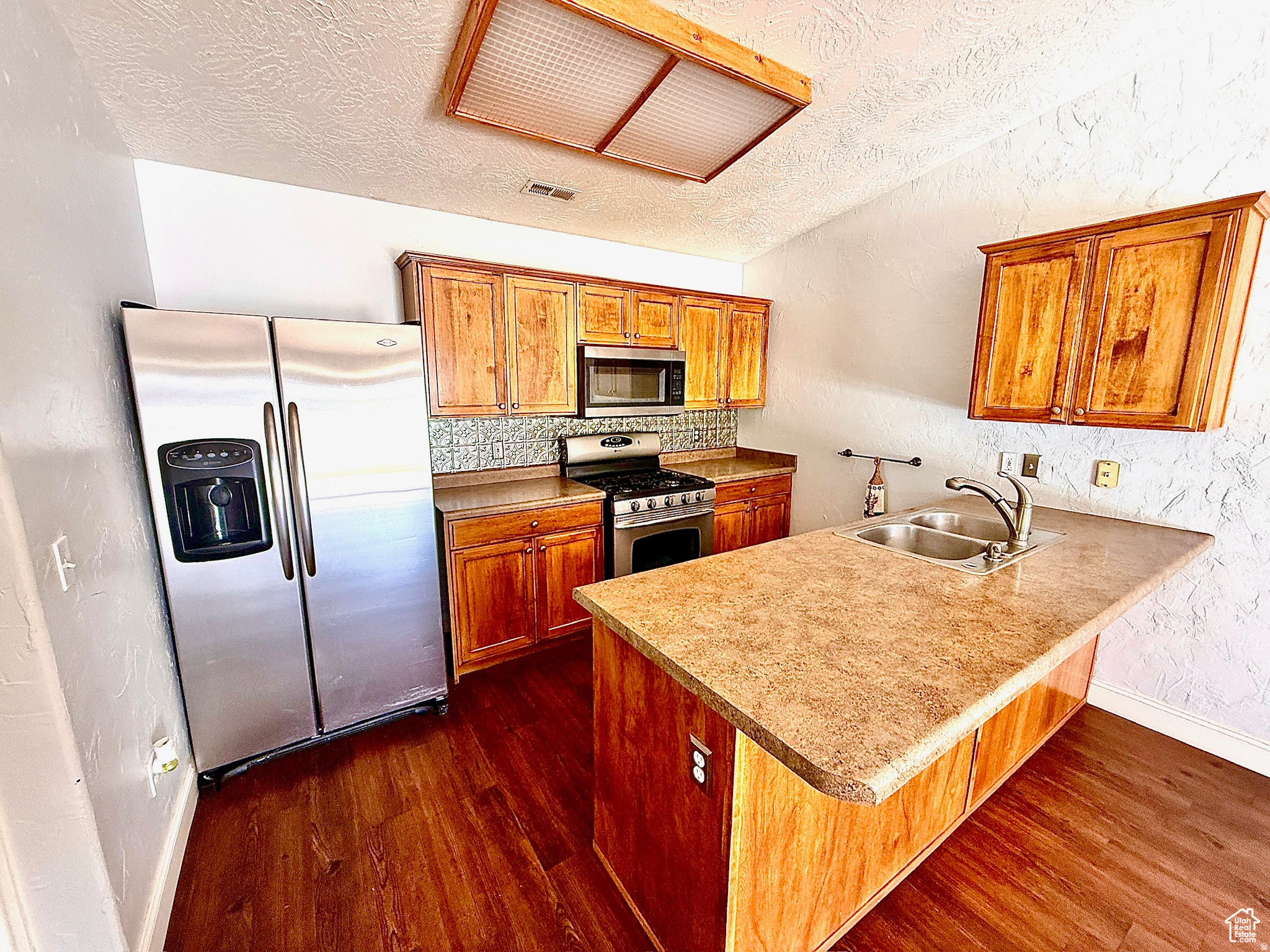 main property photo 6