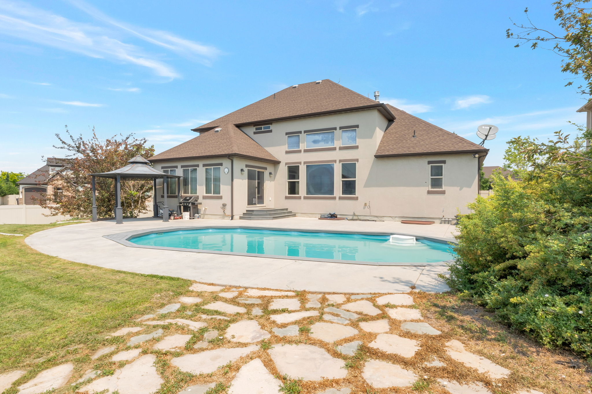 main property photo 44