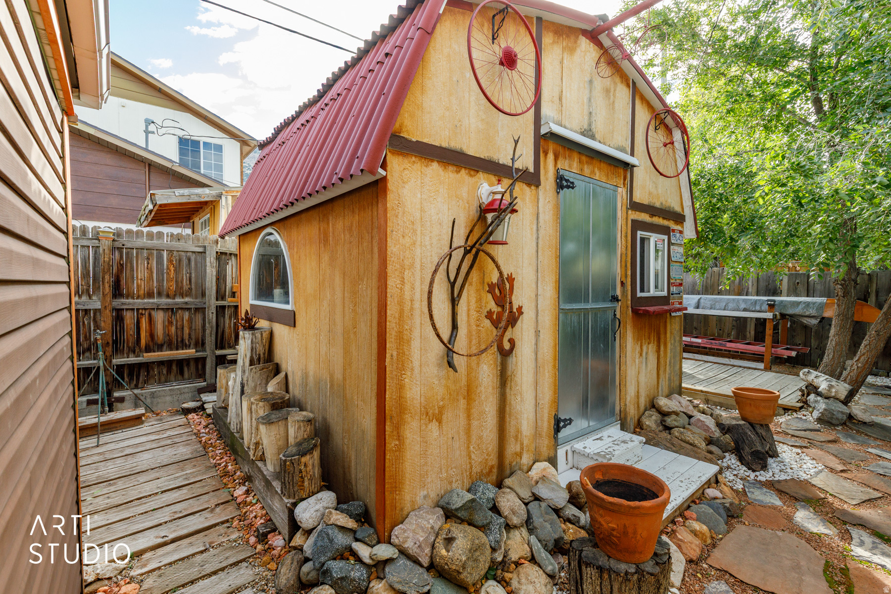 main property photo 28
