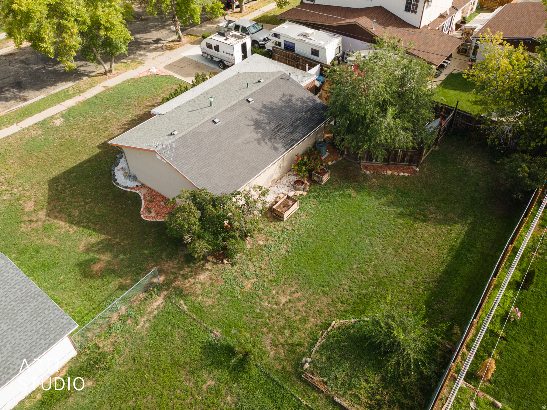 main property photo 32