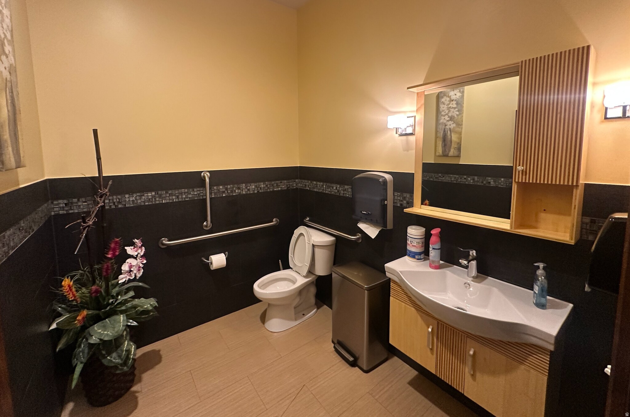 main property photo 5