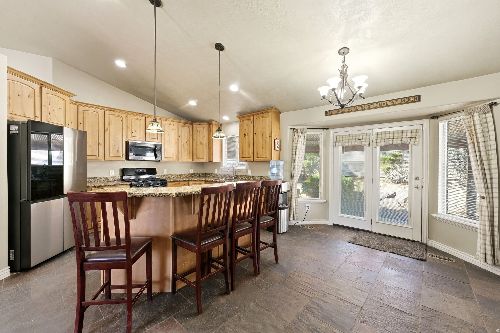 main property photo 8