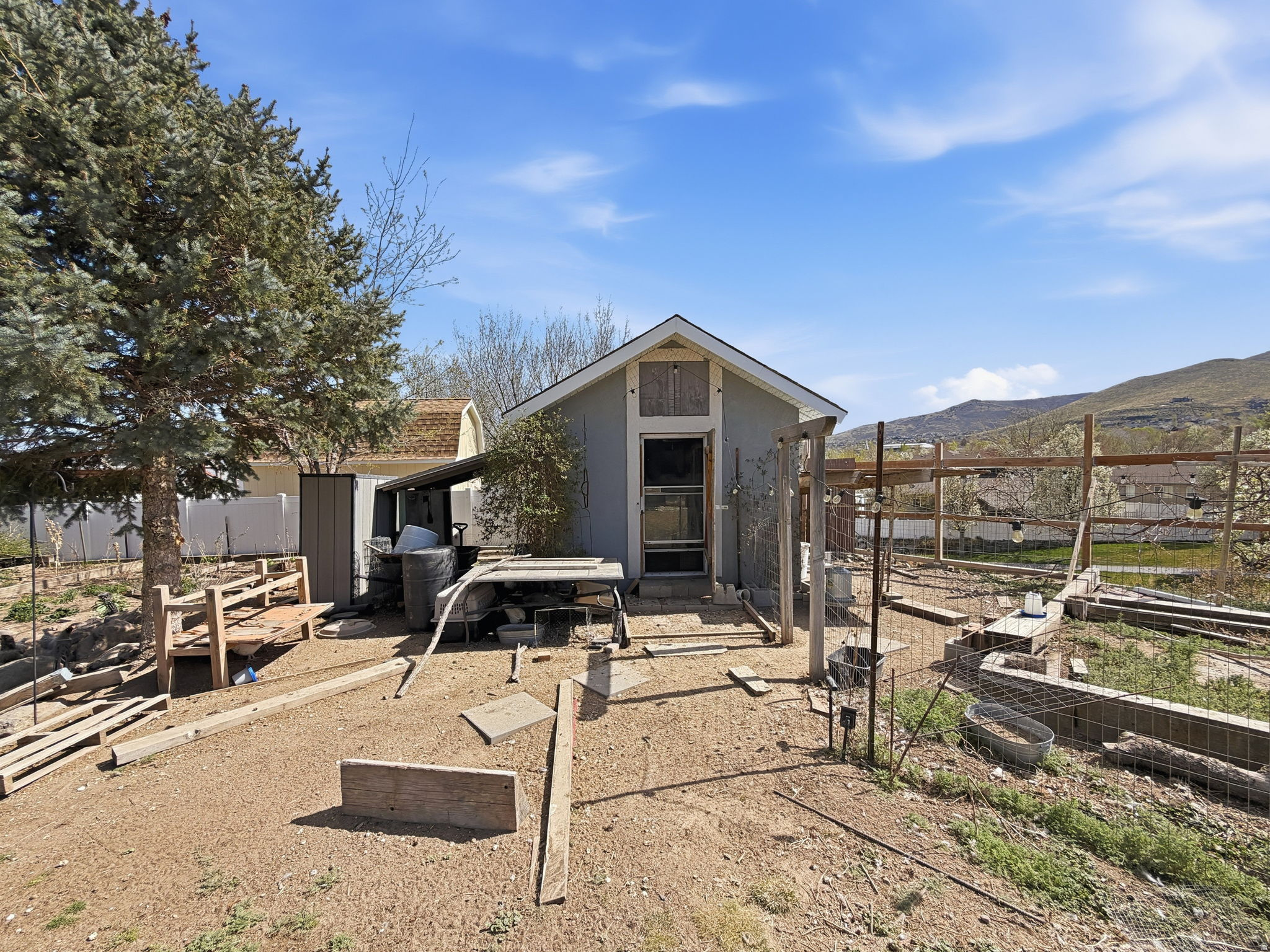 main property photo 32