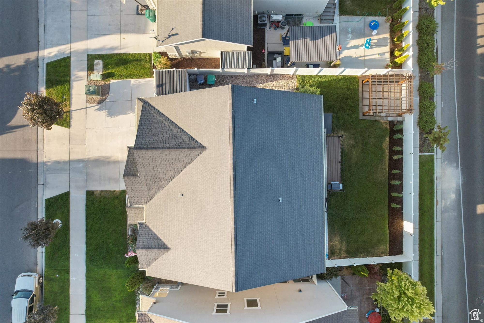 main property photo 40