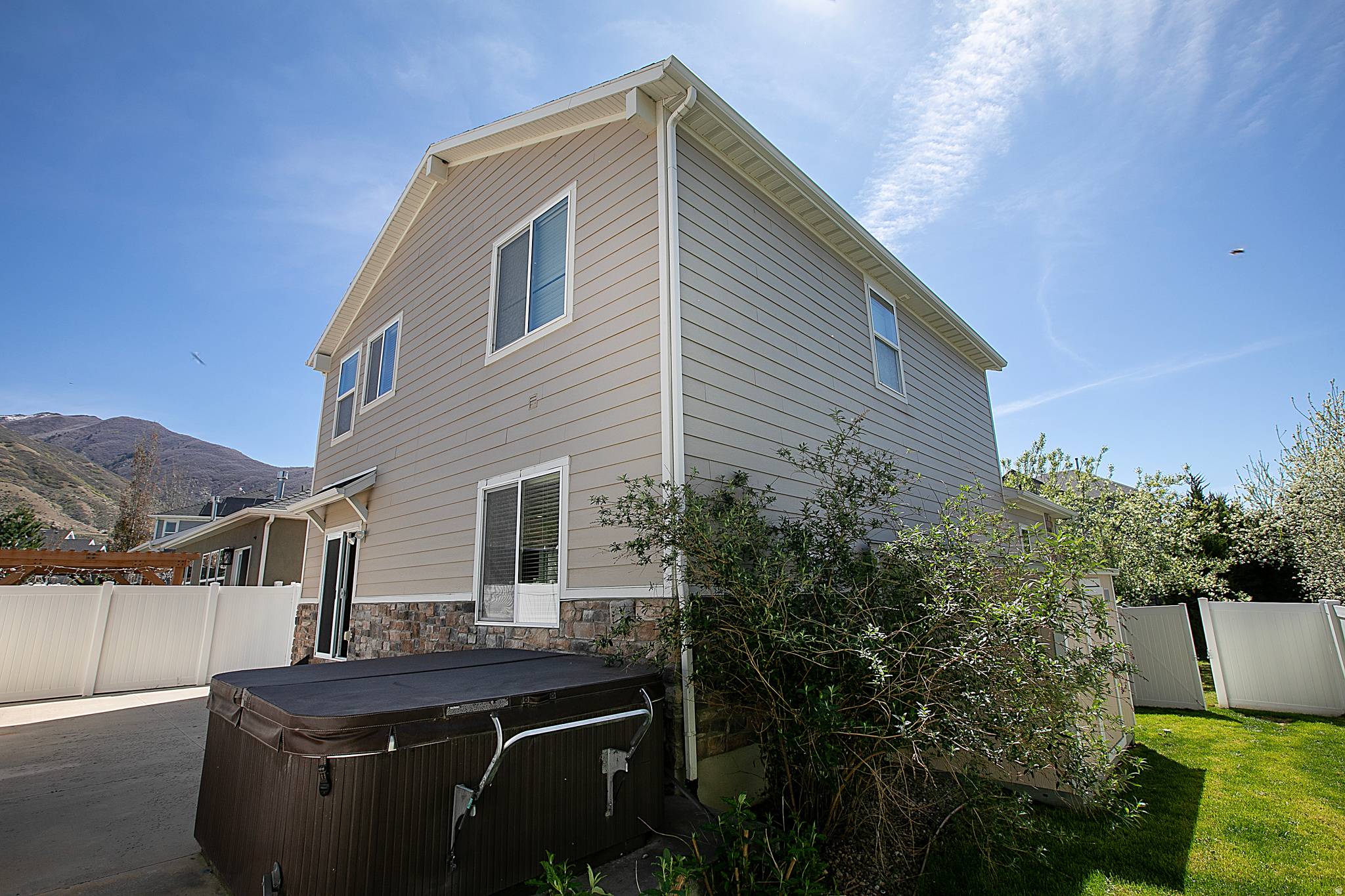 main property photo 31