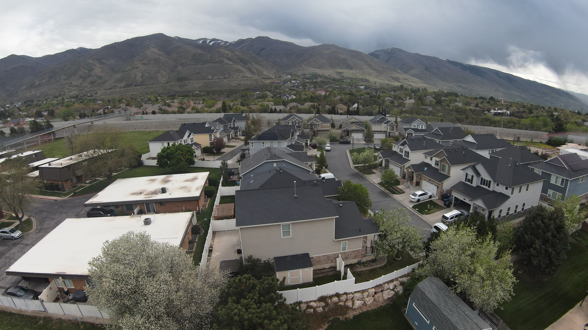 main property photo 33