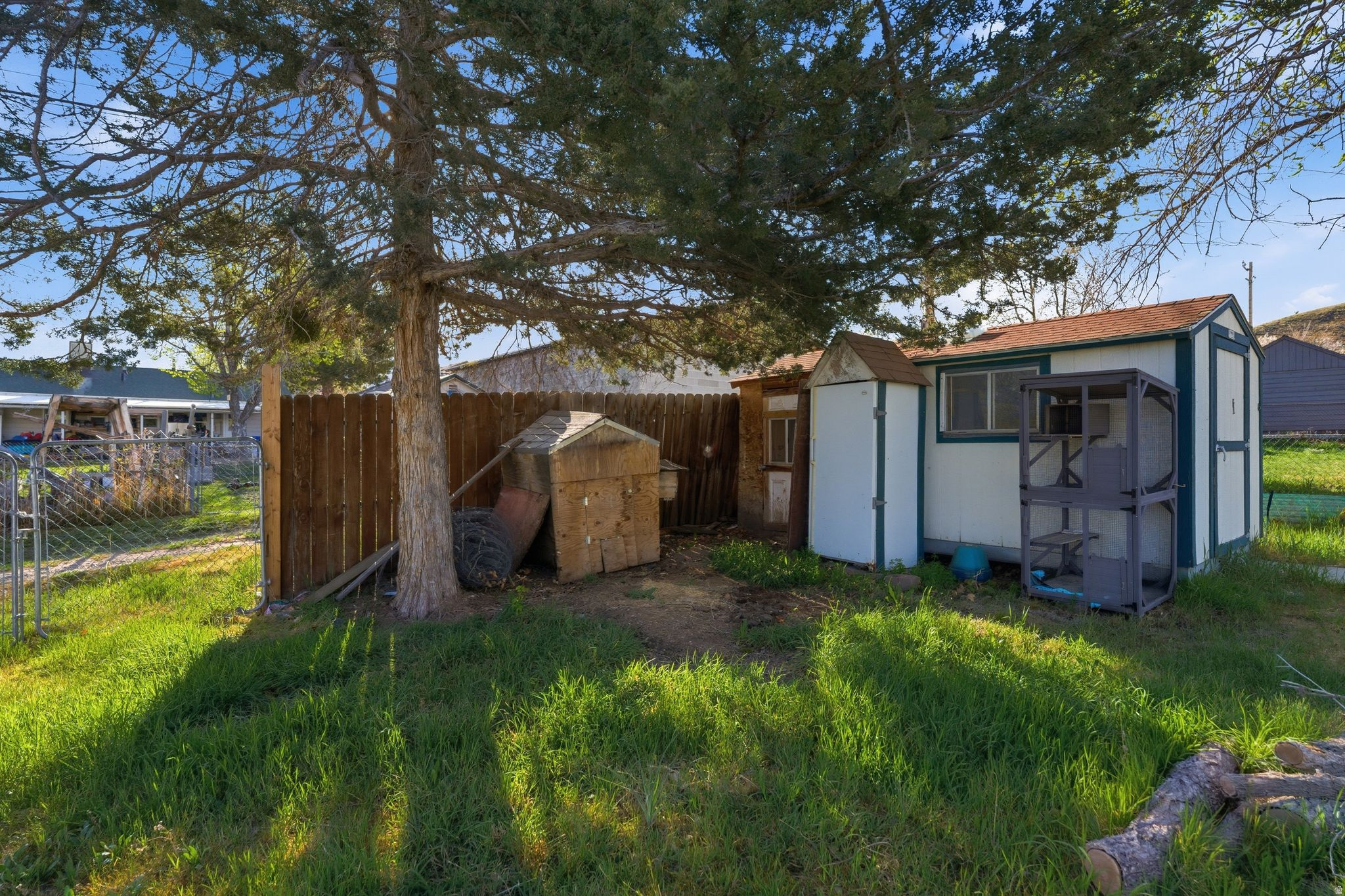 main property photo 20