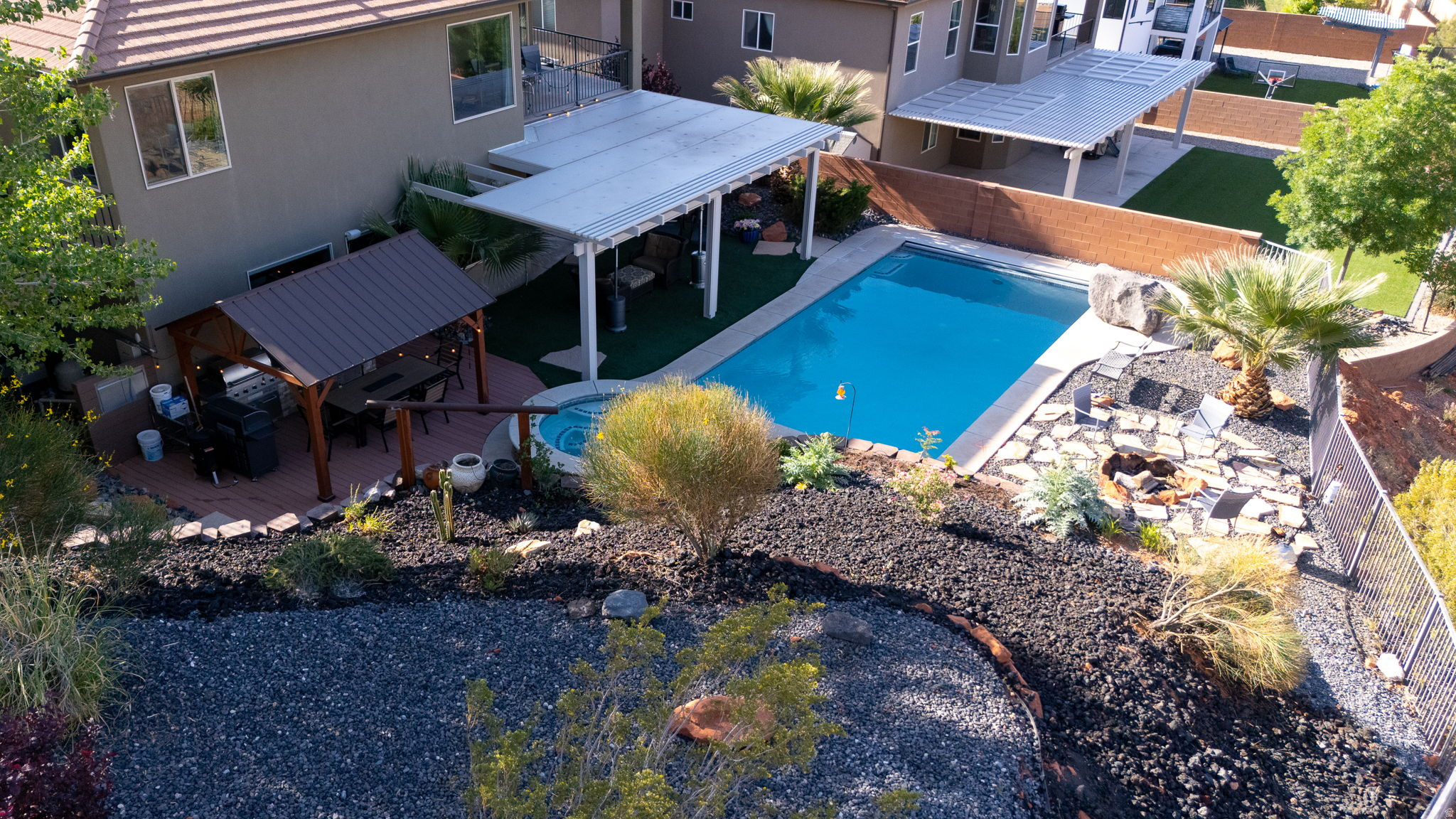 main property photo 39