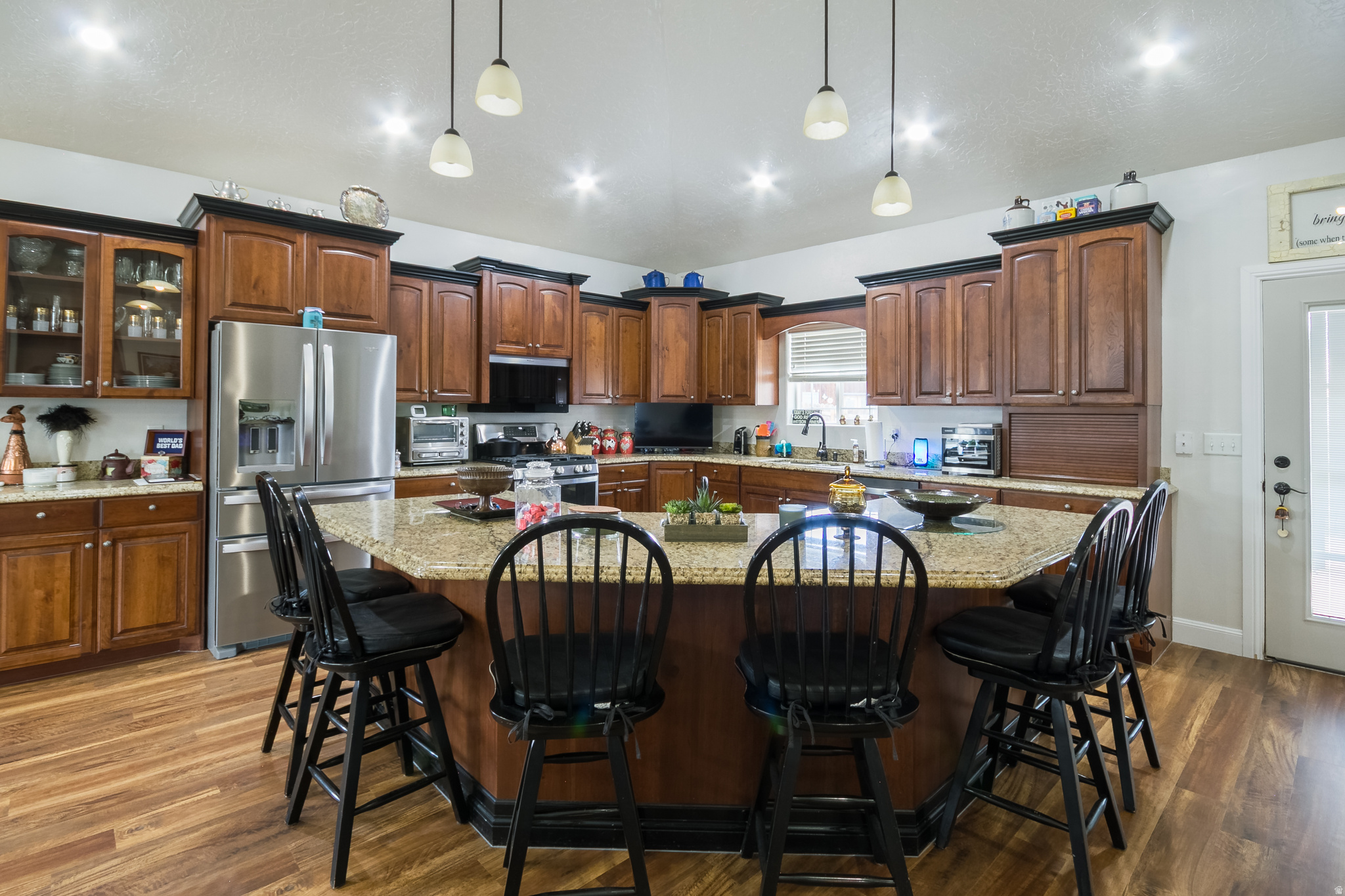main property photo 8