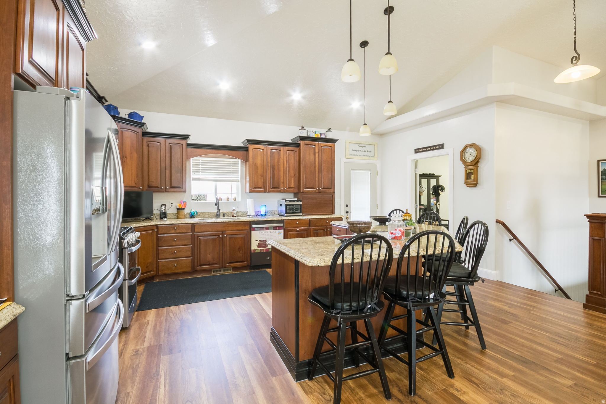 main property photo 9