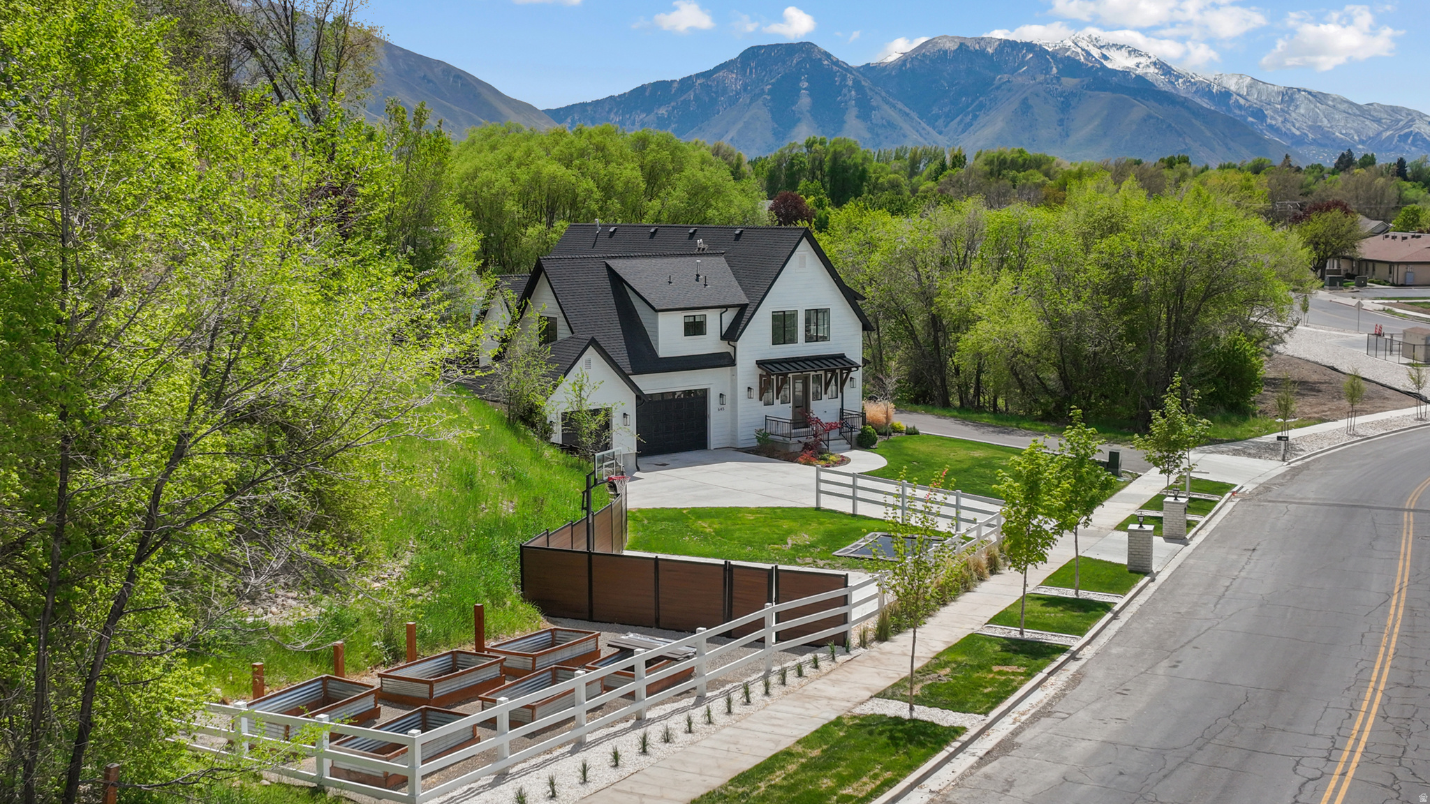 main property photo 50