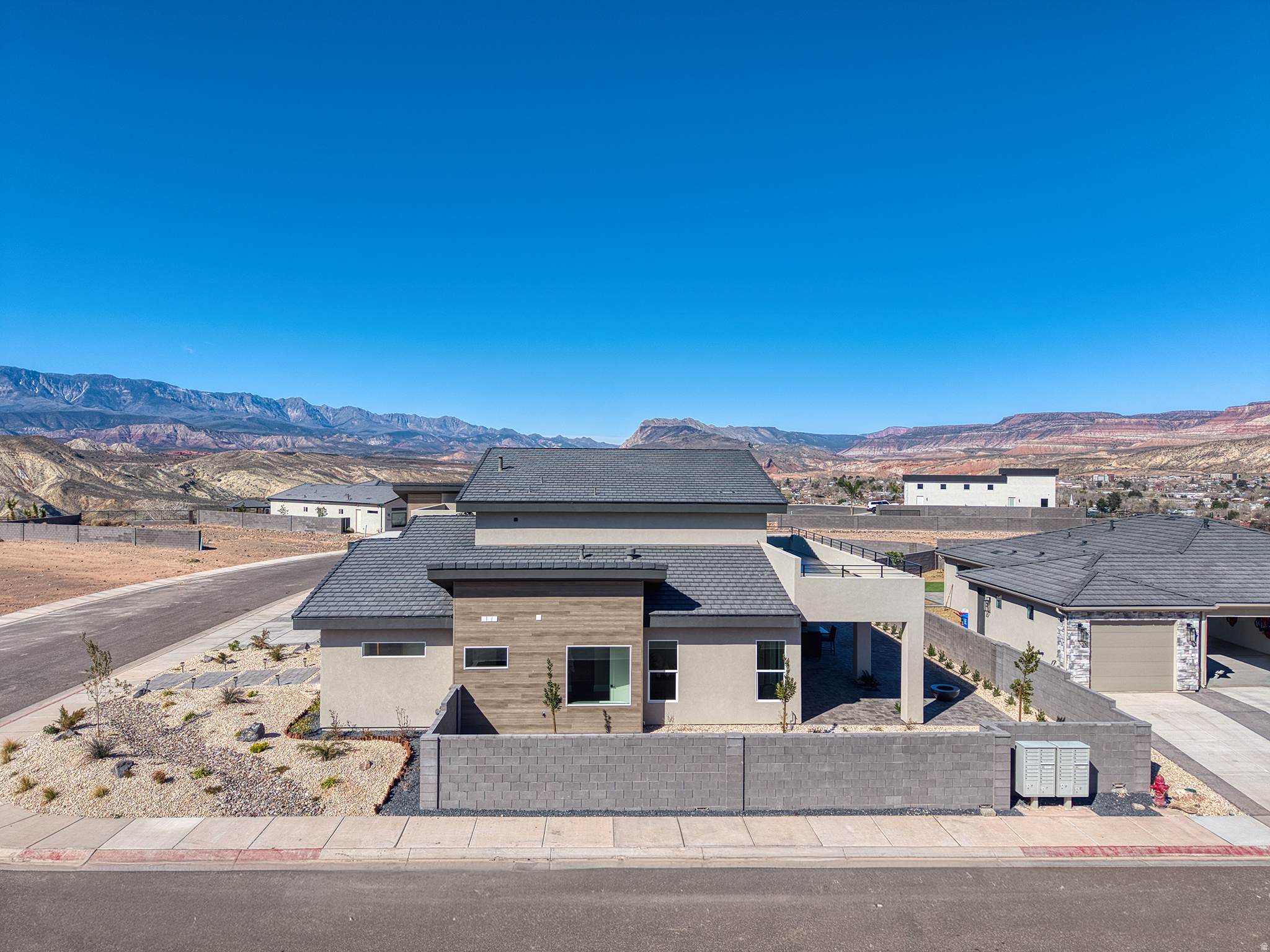 main property photo 4