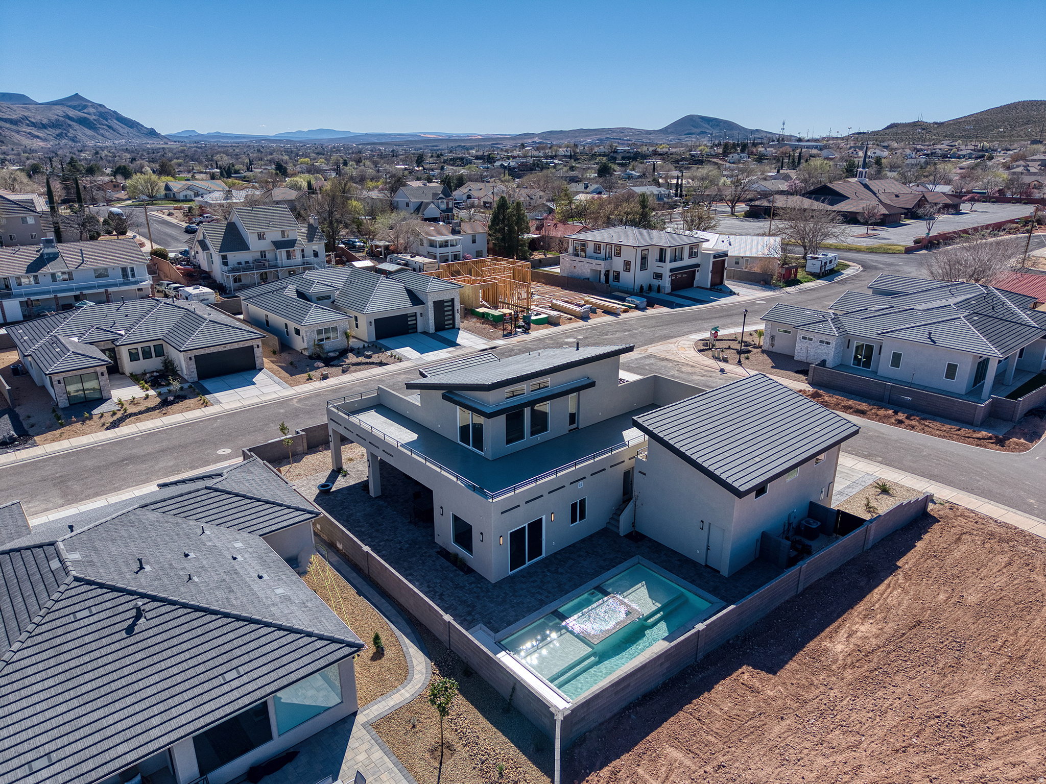 main property photo 7
