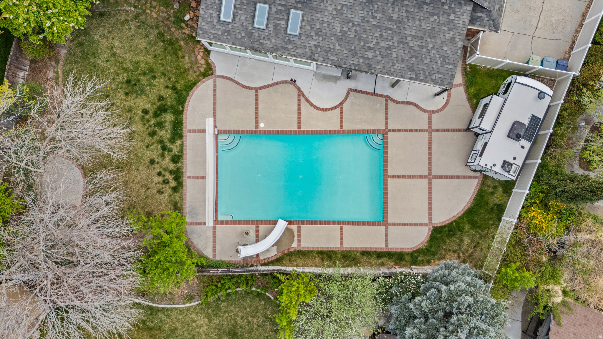 main property photo 48