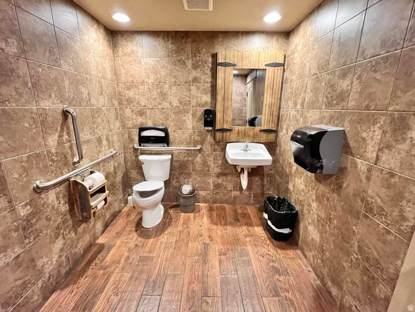 main property photo 20