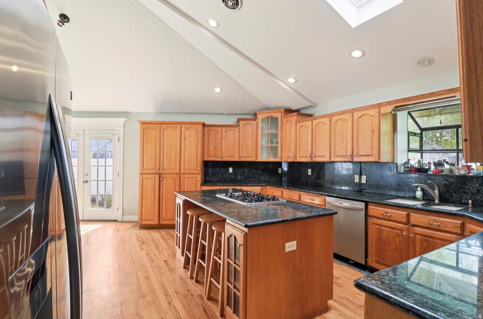 main property photo 7