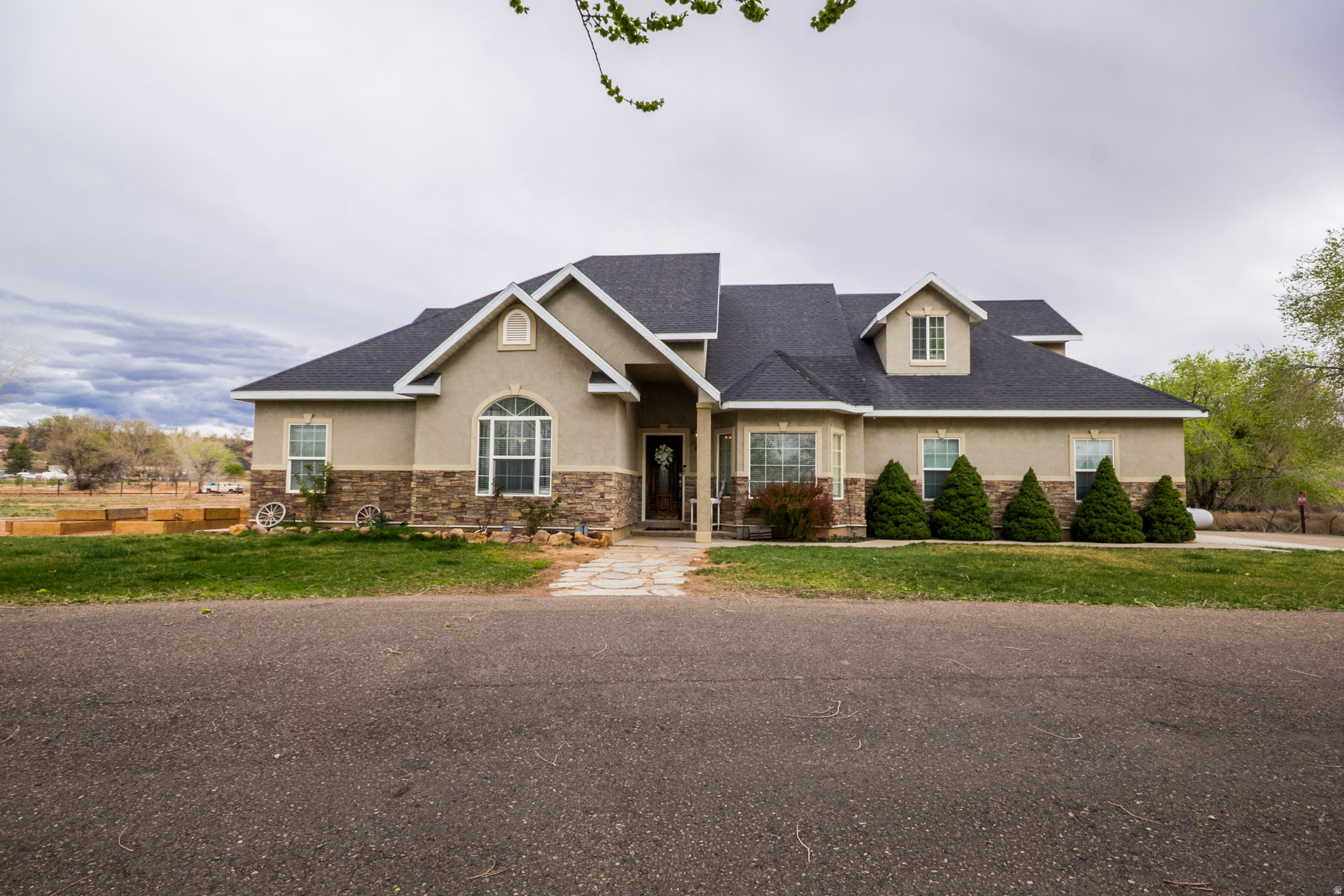 main property photo 0
