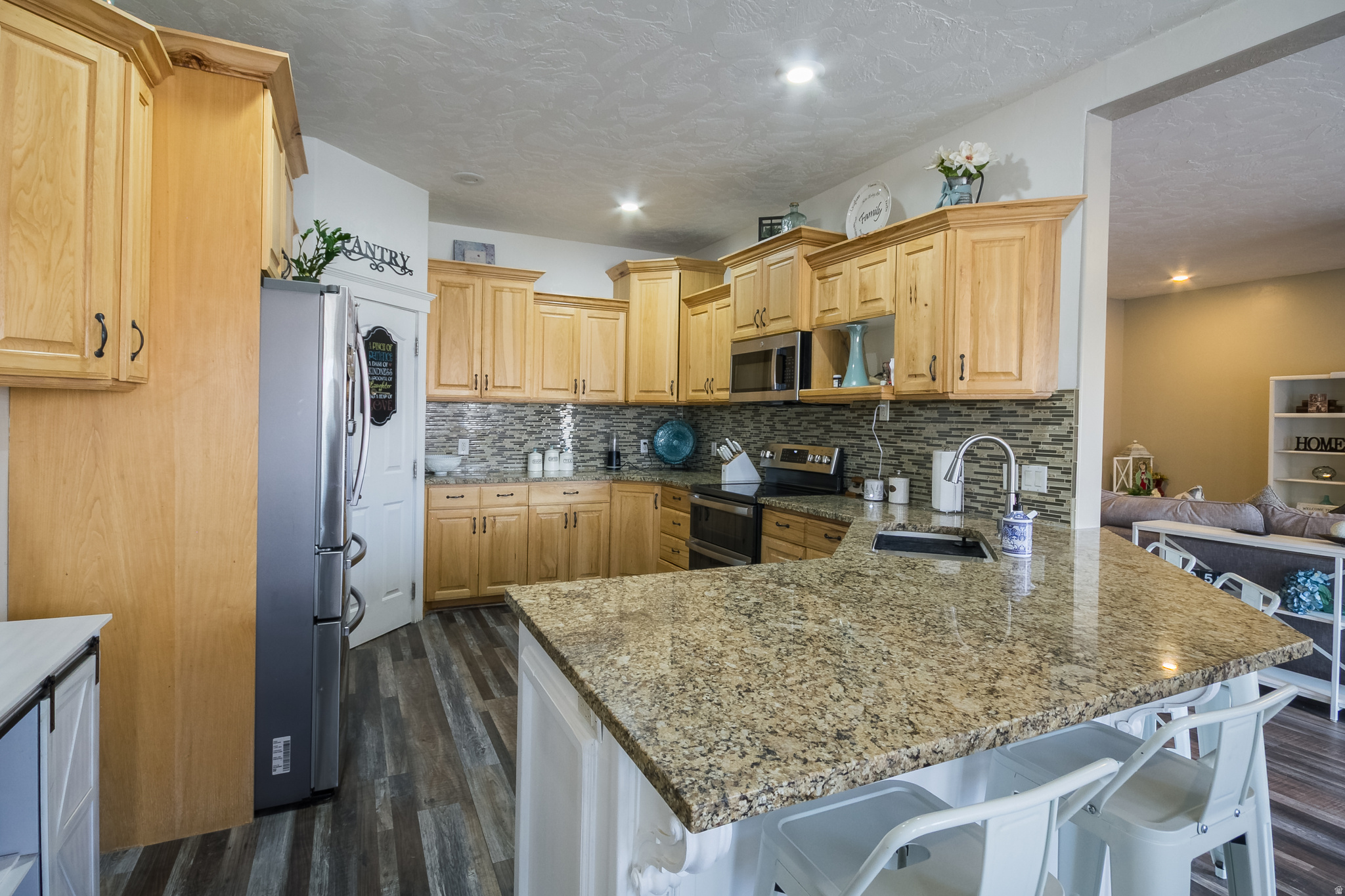 main property photo 12