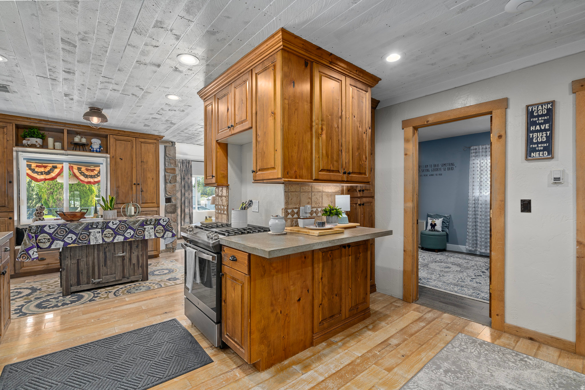 main property photo 8