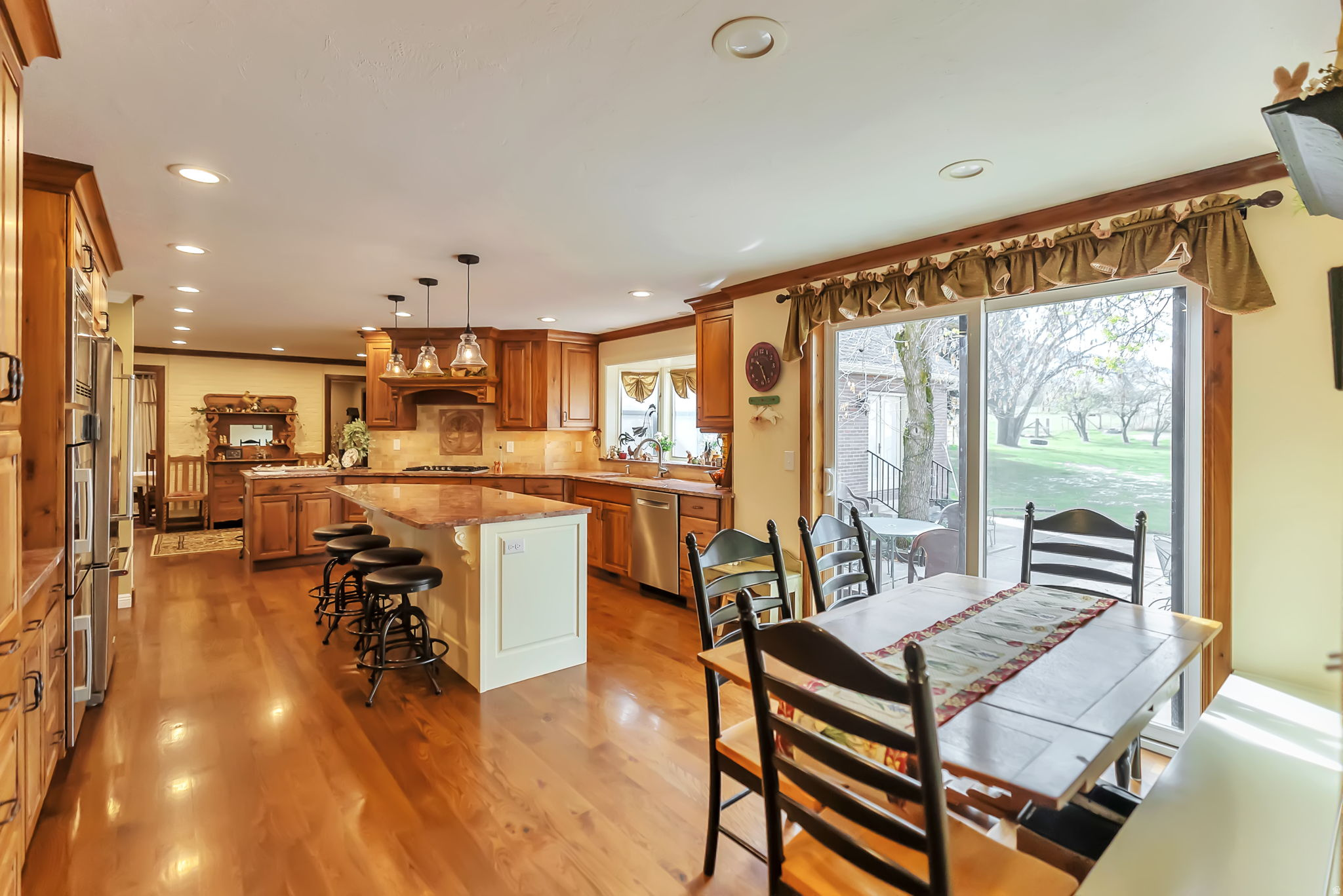 main property photo 12