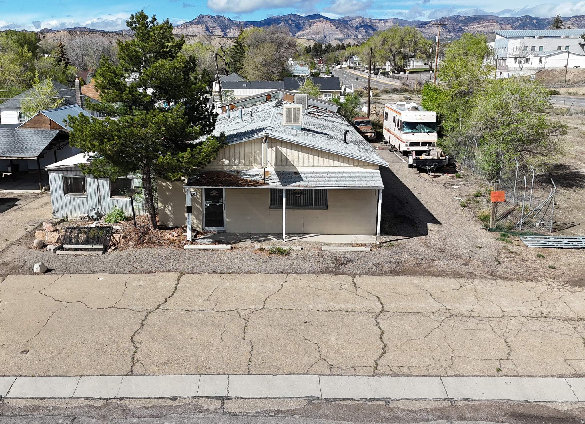 main property photo 18
