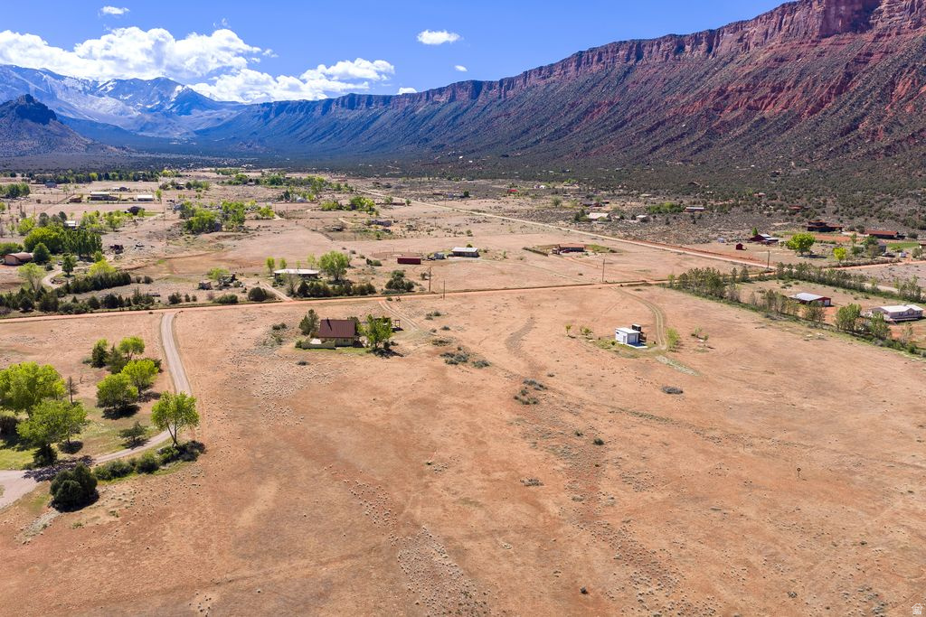 main property photo 11
