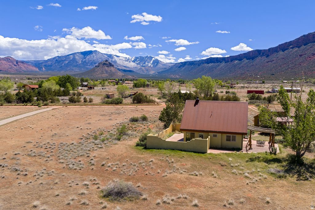 main property photo 6