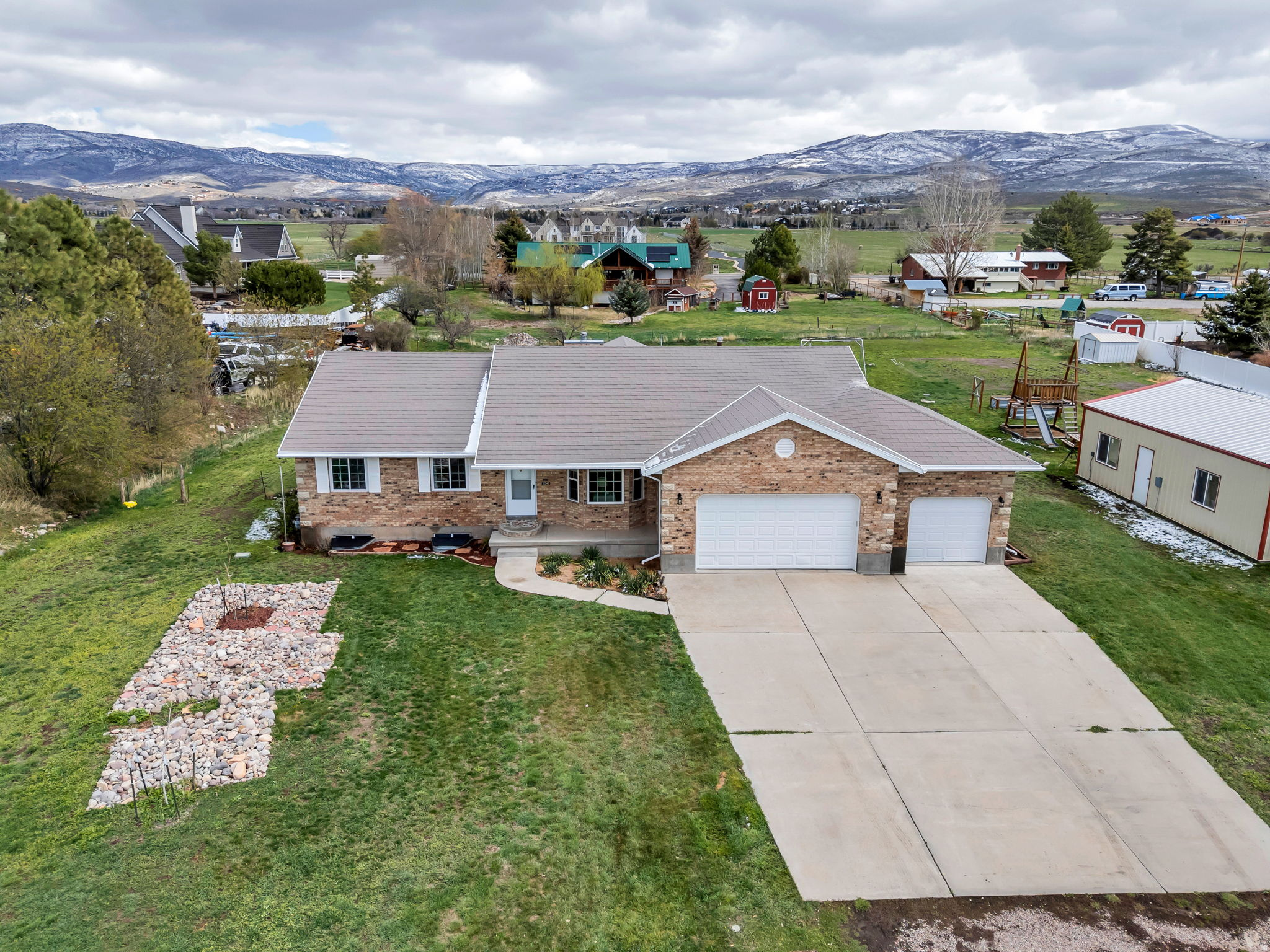 main property photo 50