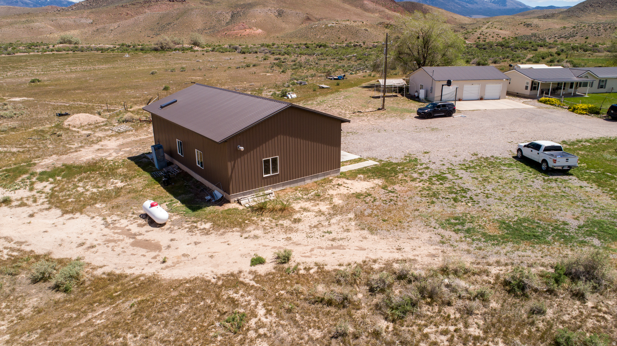 main property photo 12