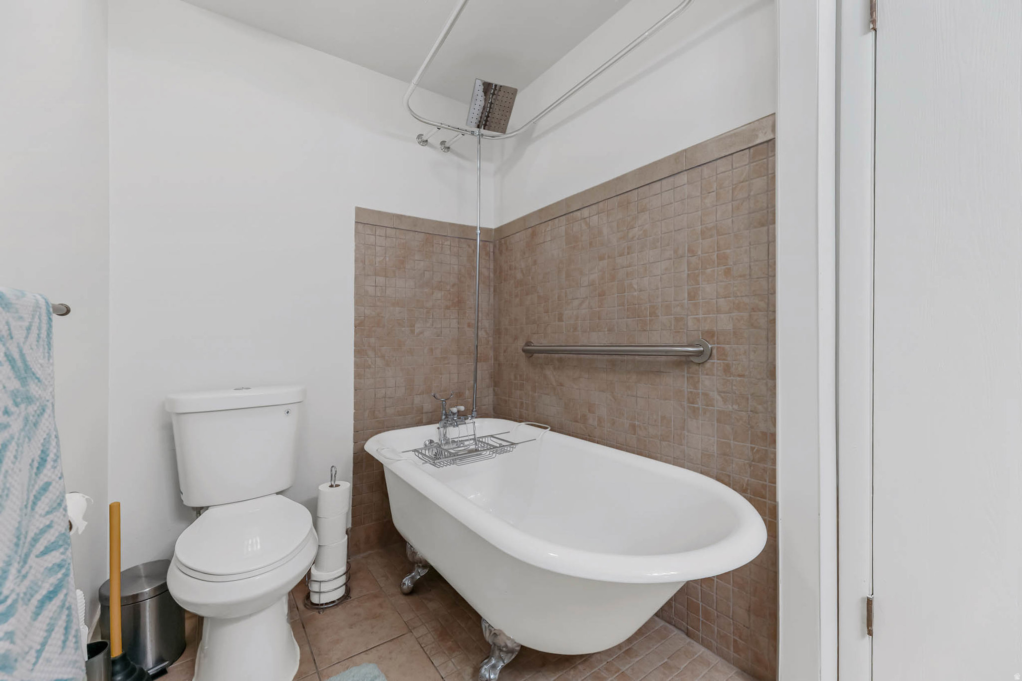 main property photo 11
