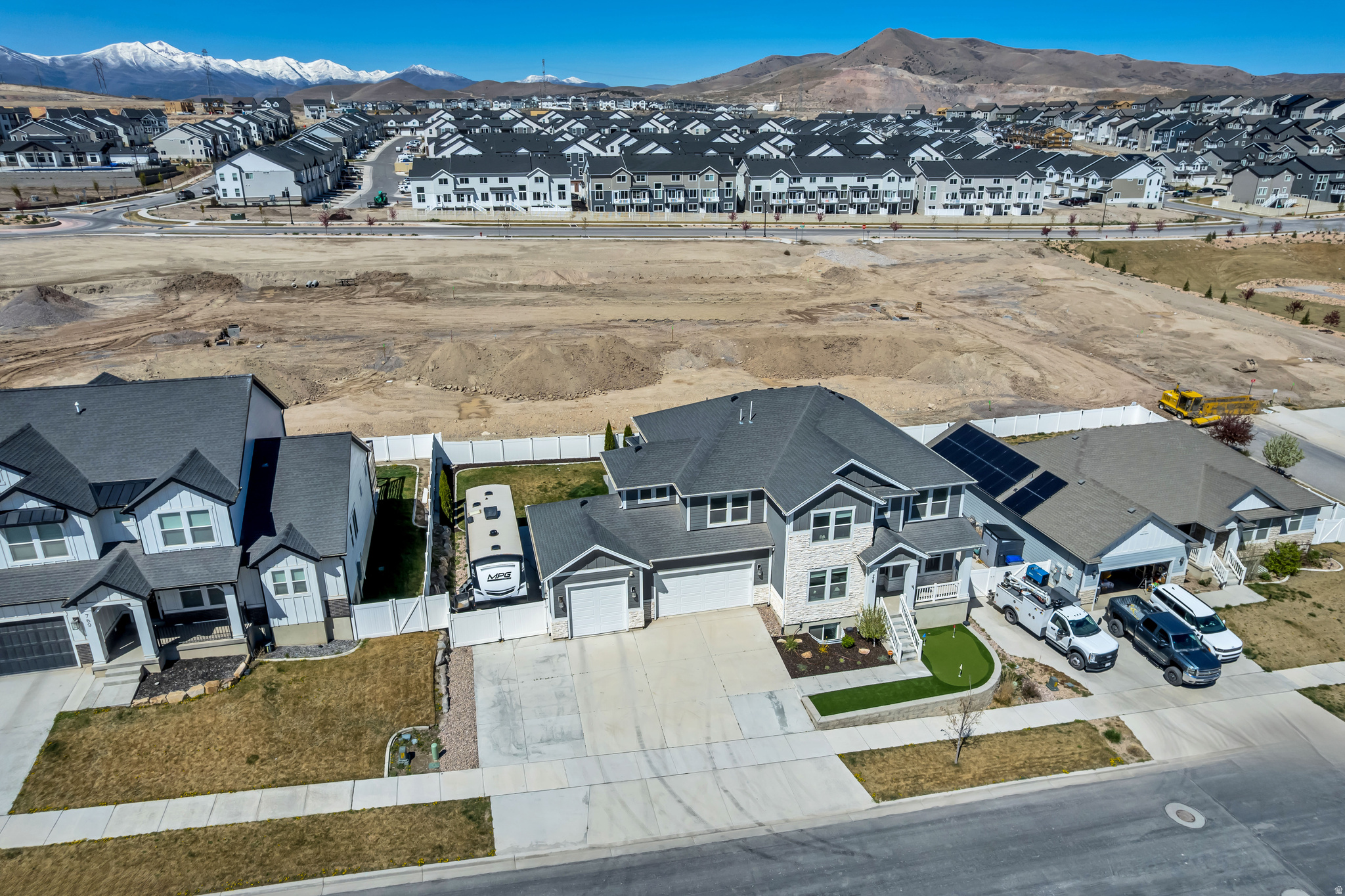 main property photo 70