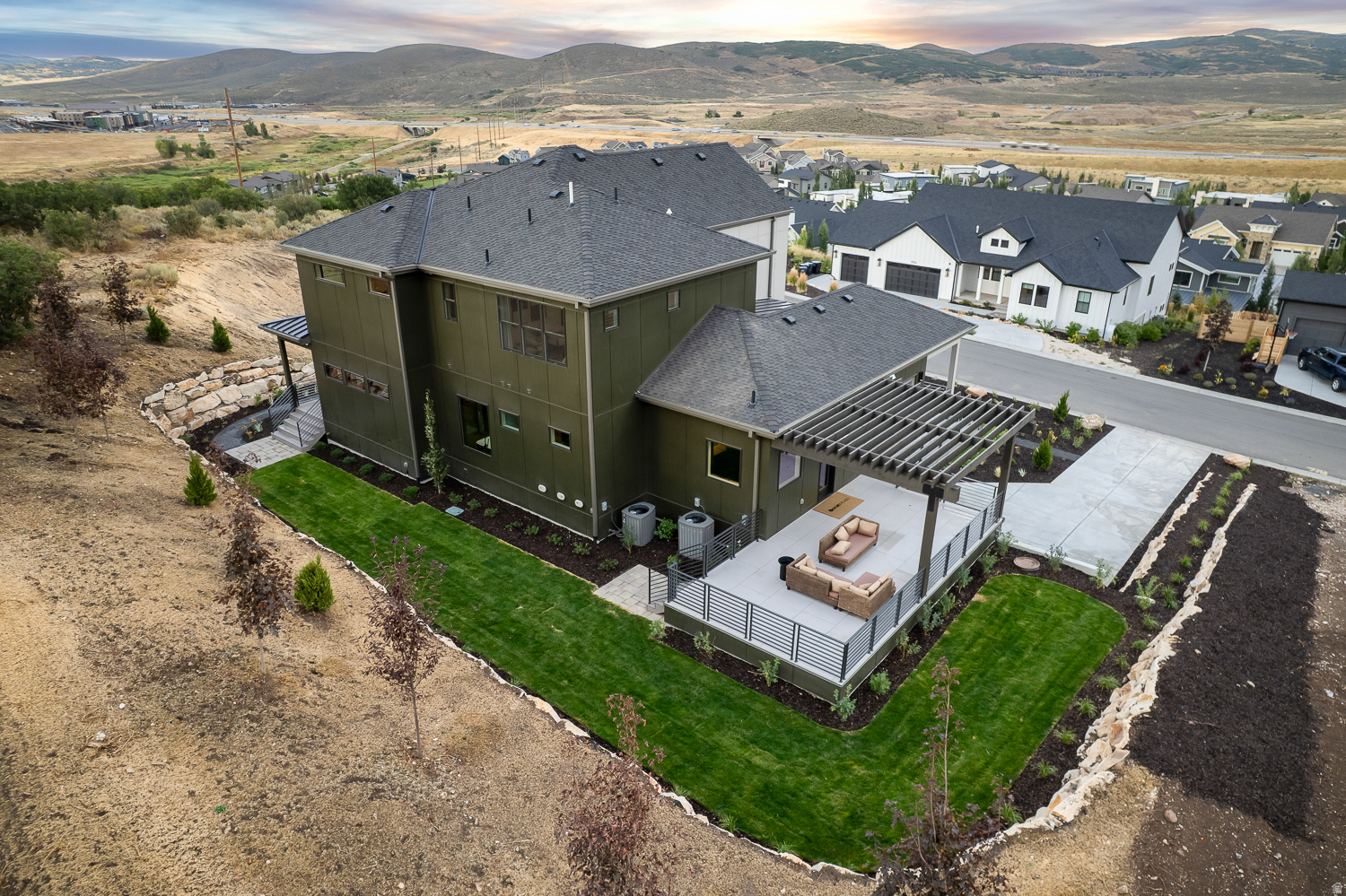 main property photo 12