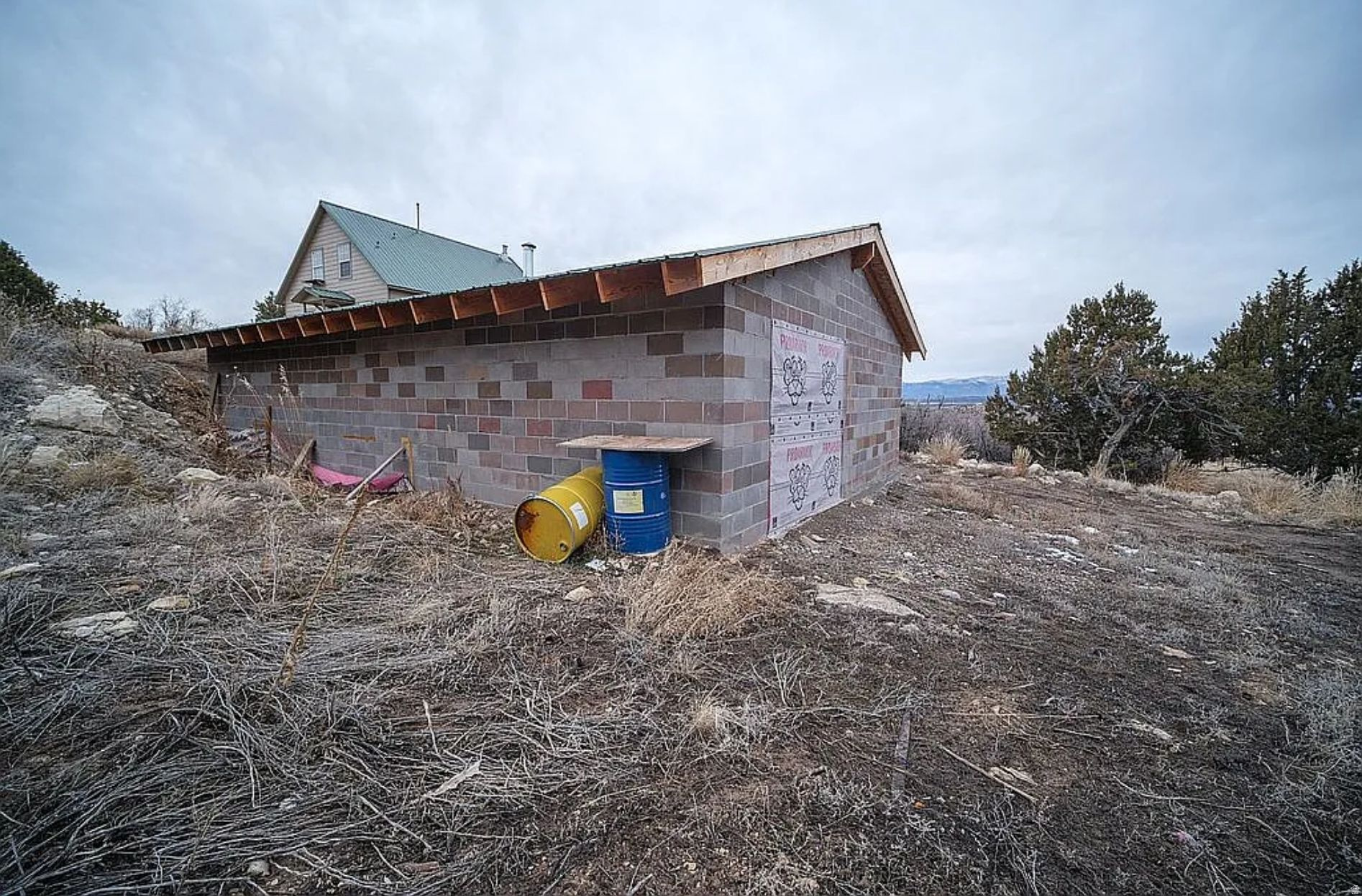 main property photo 41