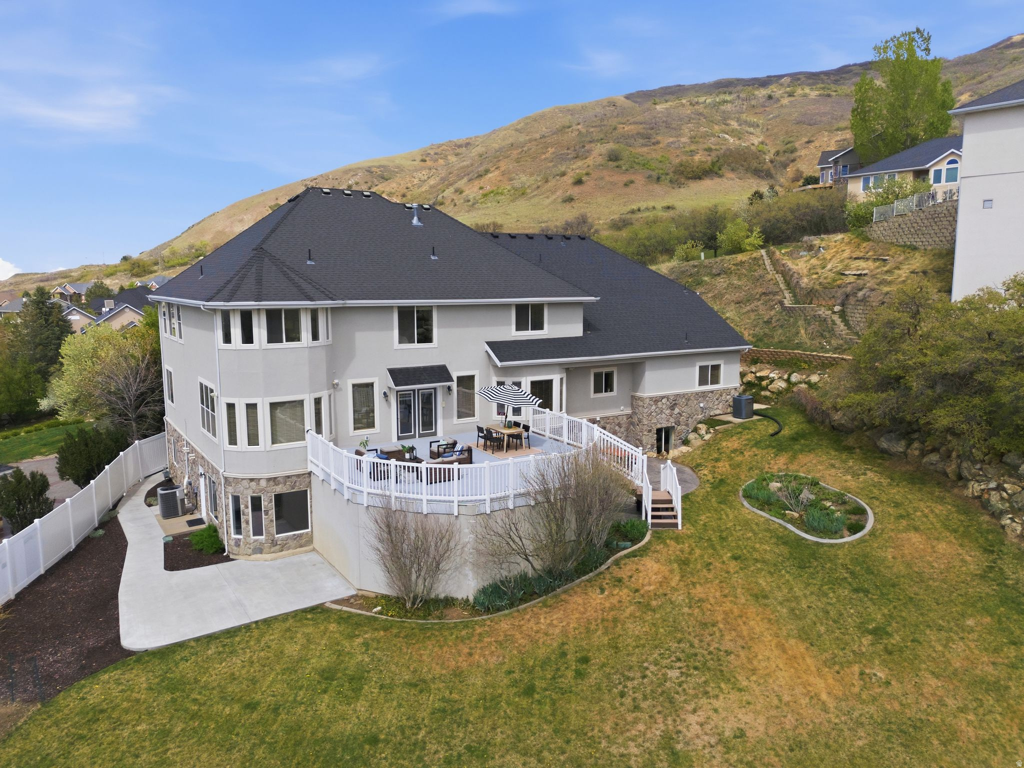 main property photo 75