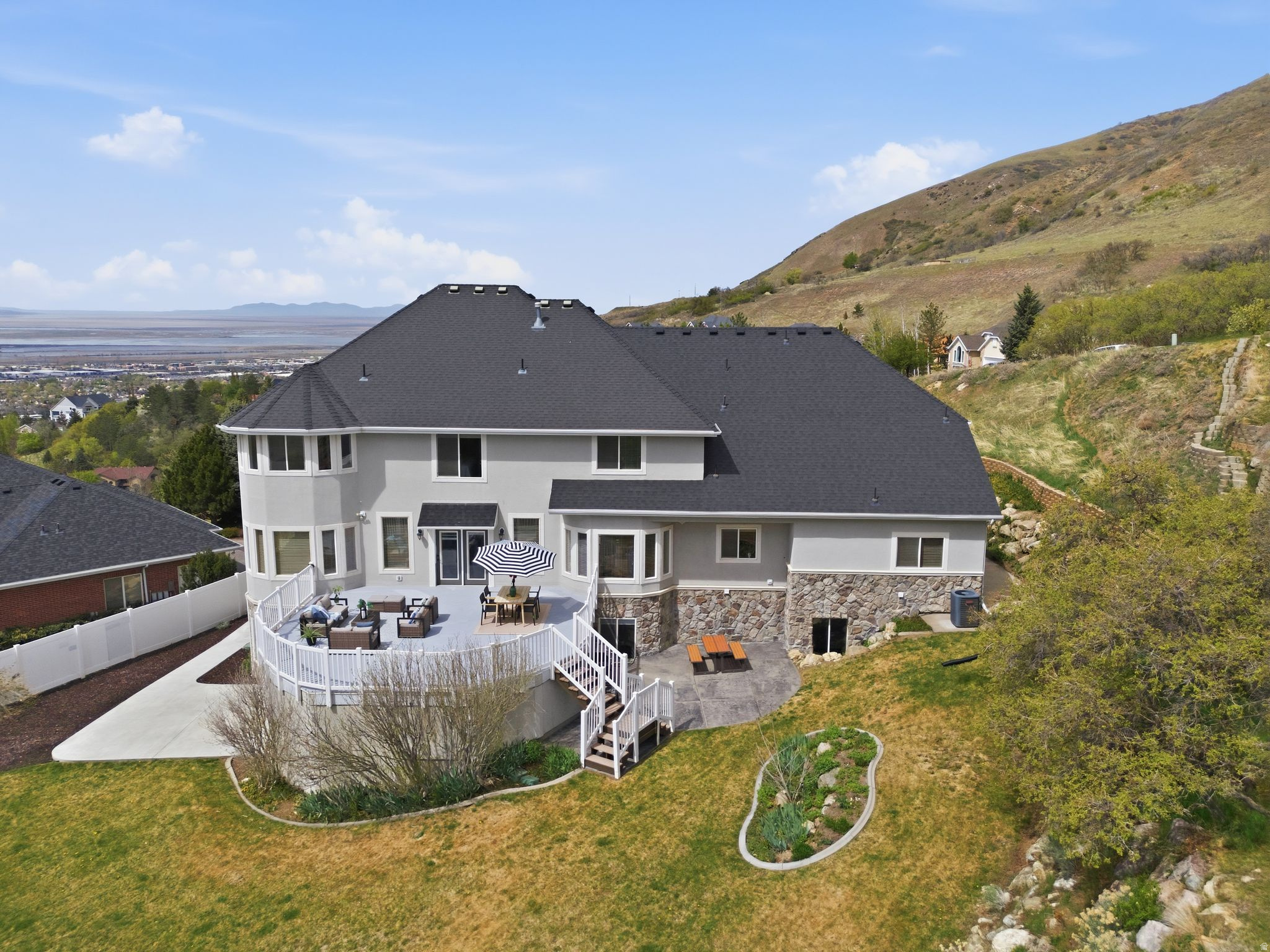 main property photo 76