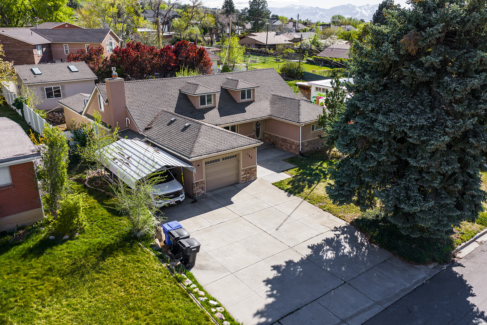 main property photo 33