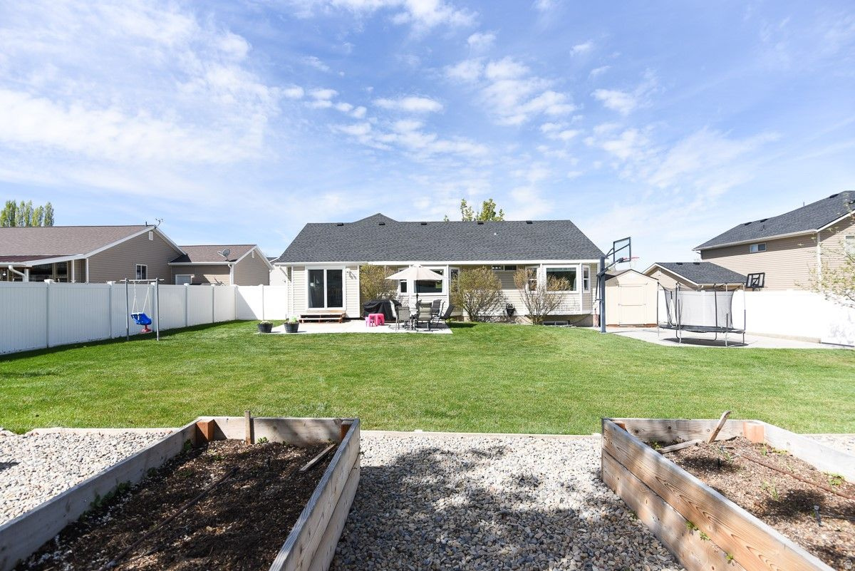 main property photo 77