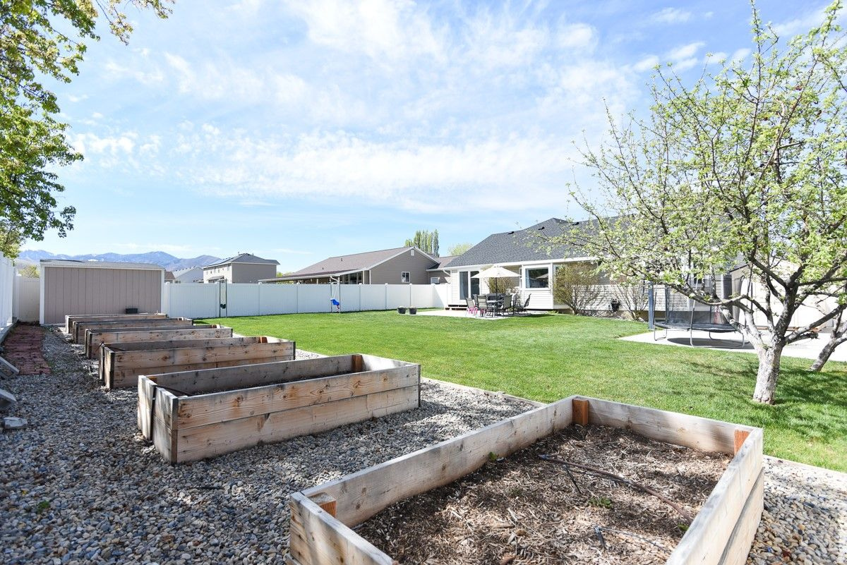 main property photo 79