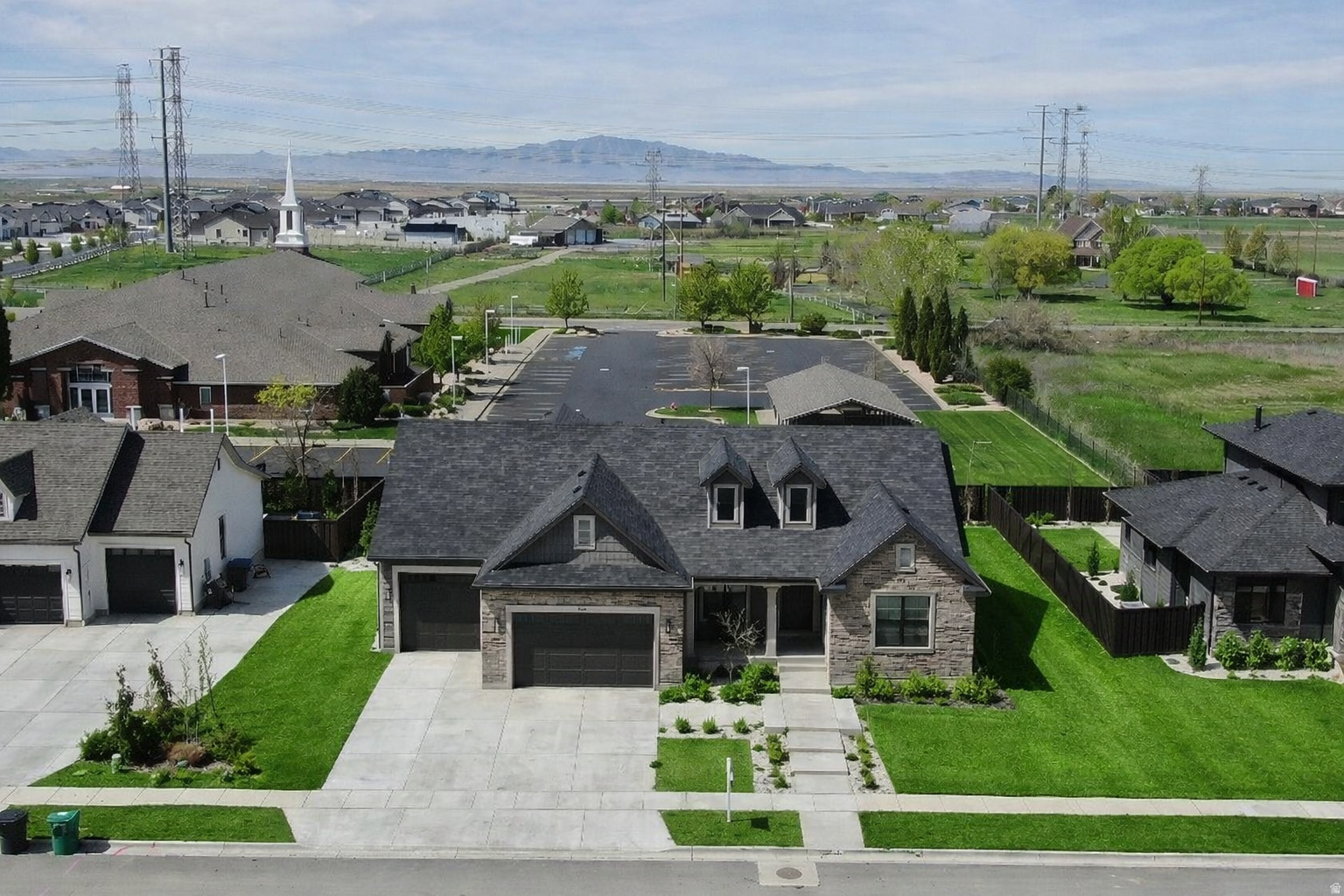 main property photo 5