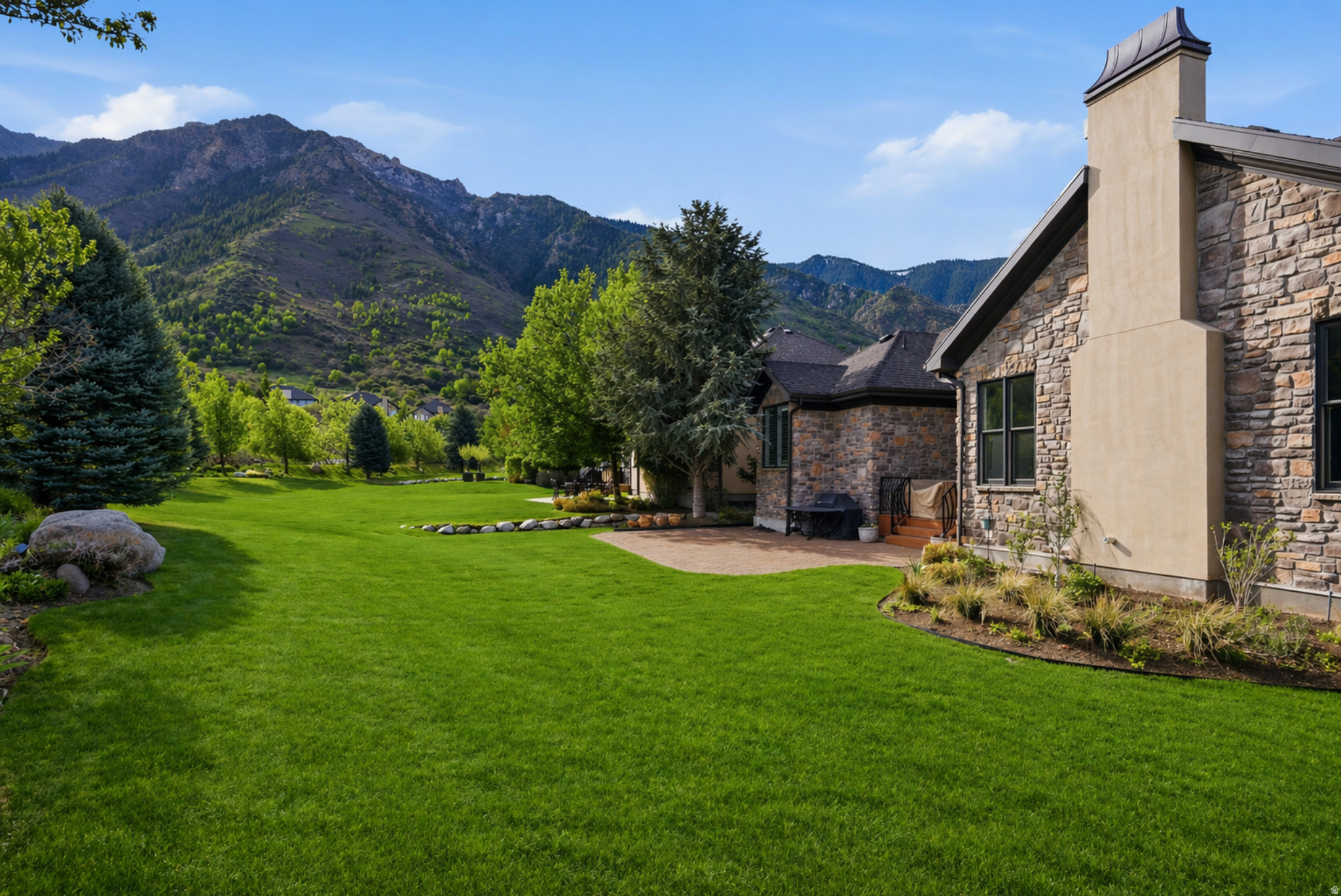 main property photo 22